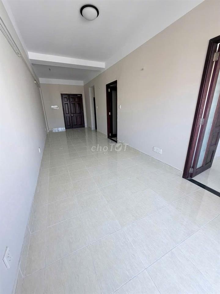 Cho thuê  căn 3p ngủ 2wc, có máy lạnh ở C/c Bàu Cát chỉ 11tr/tháng