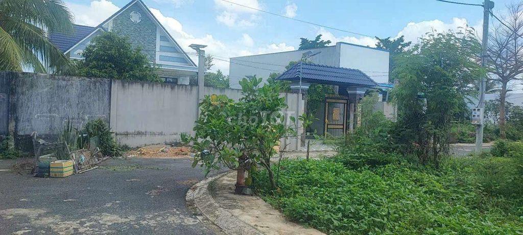 Bán lô đất full thổ góc 2 mặt tiền