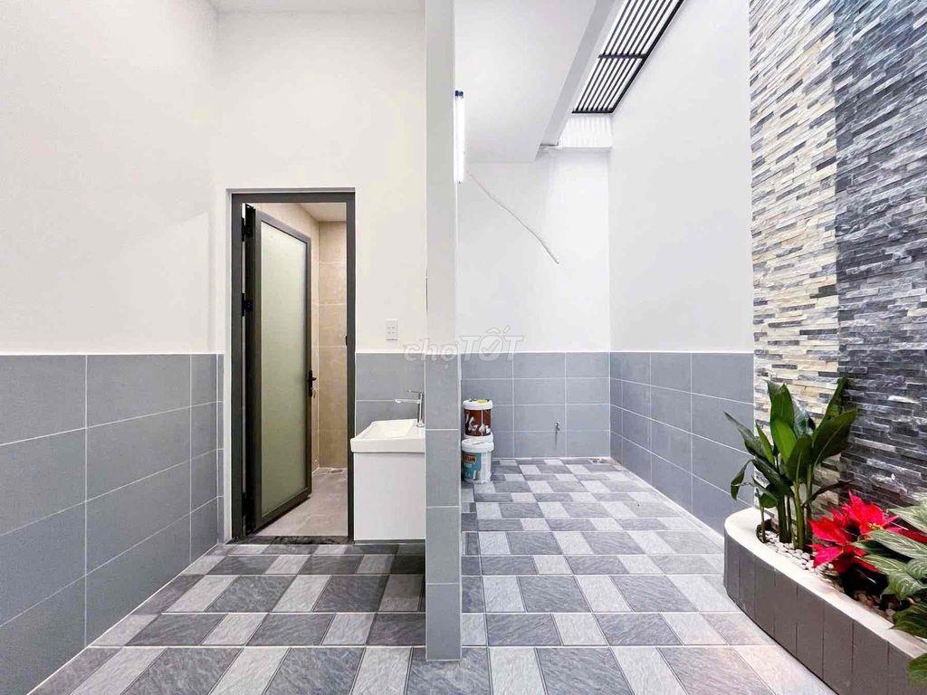 Cần tiền trả nợ ngân hàng cần bán gấp căn nhà 1 trệt 1 lầu.Hóc môn