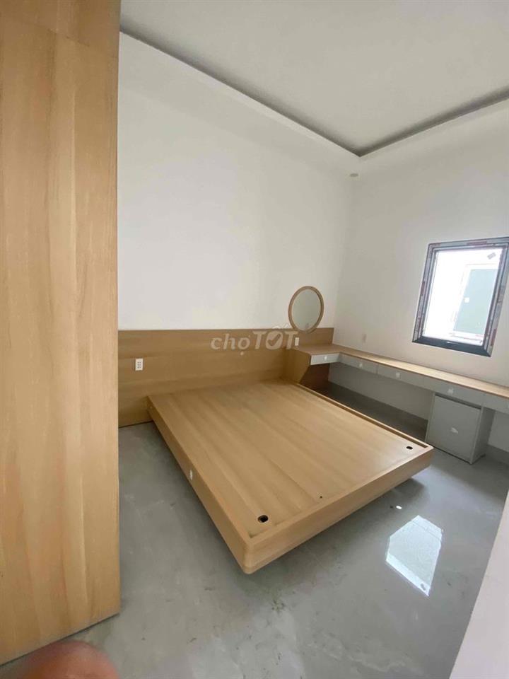 cần thuê nhà khu vực quanh sân bay ***