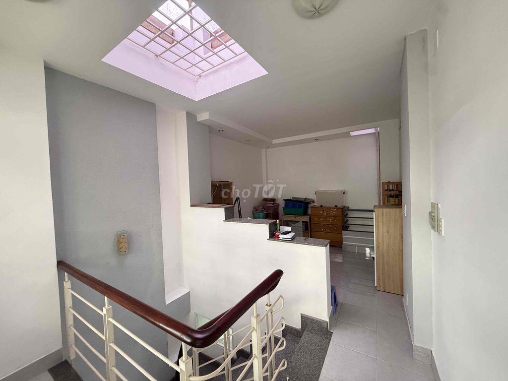 Nhà nguyên căn hẻm 368 Tôn Đản