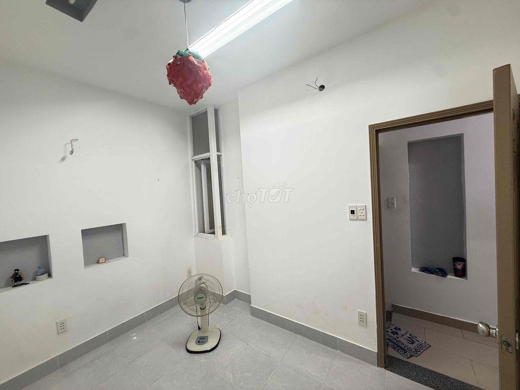 Nhà nguyên căn hẻm 368 Tôn Đản