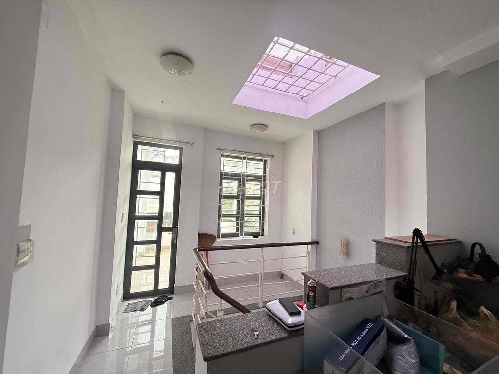 Nhà nguyên căn hẻm 368 Tôn Đản