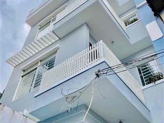 full 1 tầng, 1 phòng ngủ lớn ban công cửa sổ bự.