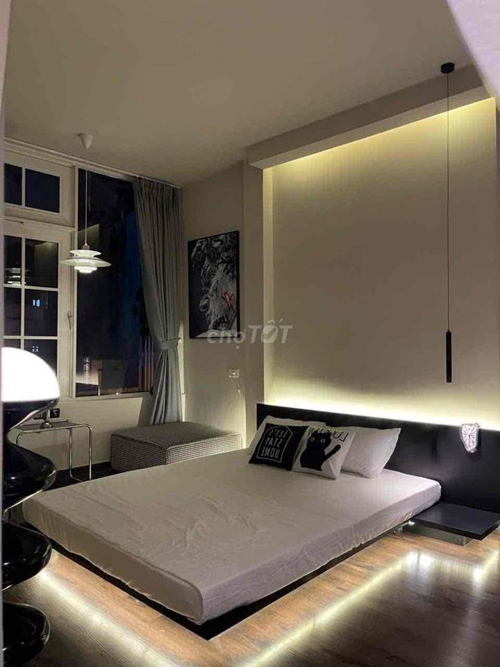 Phòng studio, cửa sổ lớn_diện tích 40m2_hẻm 202 Bà Hạt