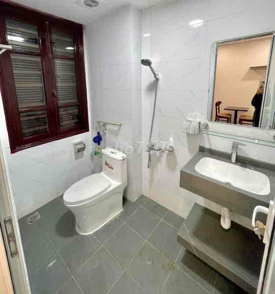Phòng studio, cửa sổ trời_diện tích 40m2_hẻm 386 Lê Văn Sỹ