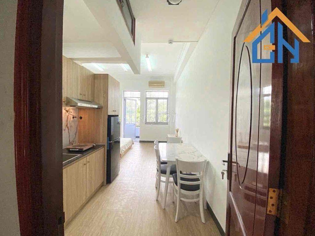 Phòng Studio, ban công_diện tích 40m2_Hoàng Văn Thụ