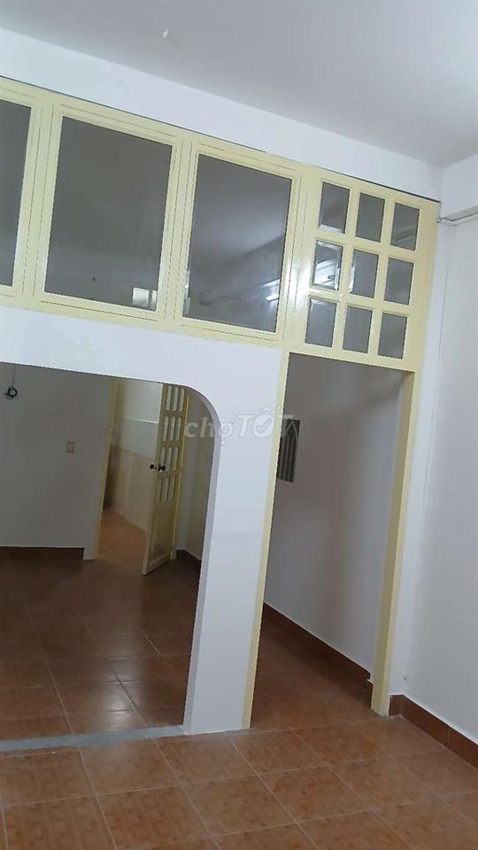 Cho thuê nhà ngay giao lộ Nguyễn Thái Bình - ký con, quận 1 