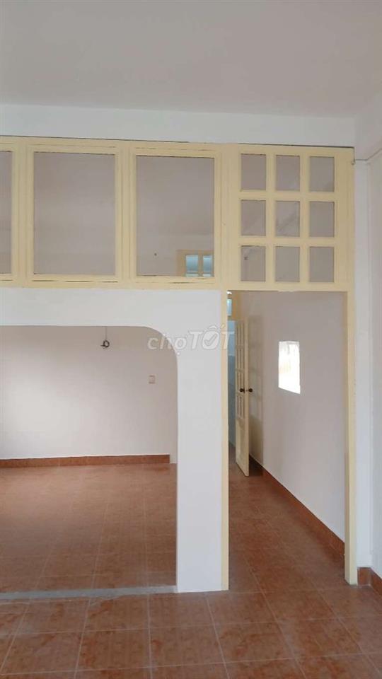 Cho thuê nhà ngay giao lộ Nguyễn Thái Bình - ký con, quận 1 