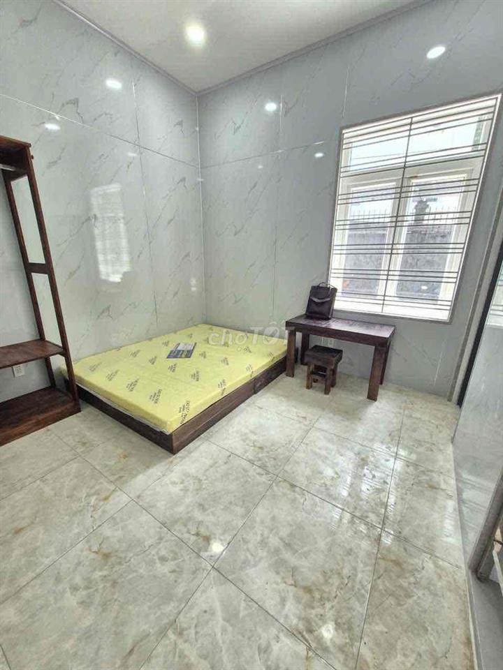 Gần Làng đại học