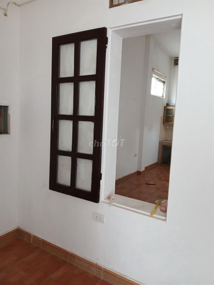 Cho Thuê Nhà 60m2, 2 phòng ngủ, 1 vệ sinh, có sân để xe 