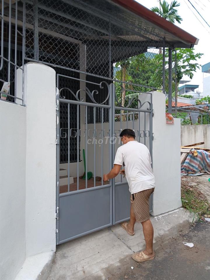 Cho Thuê Nhà 60m2, 2 phòng ngủ, 1 vệ sinh, có sân để xe 