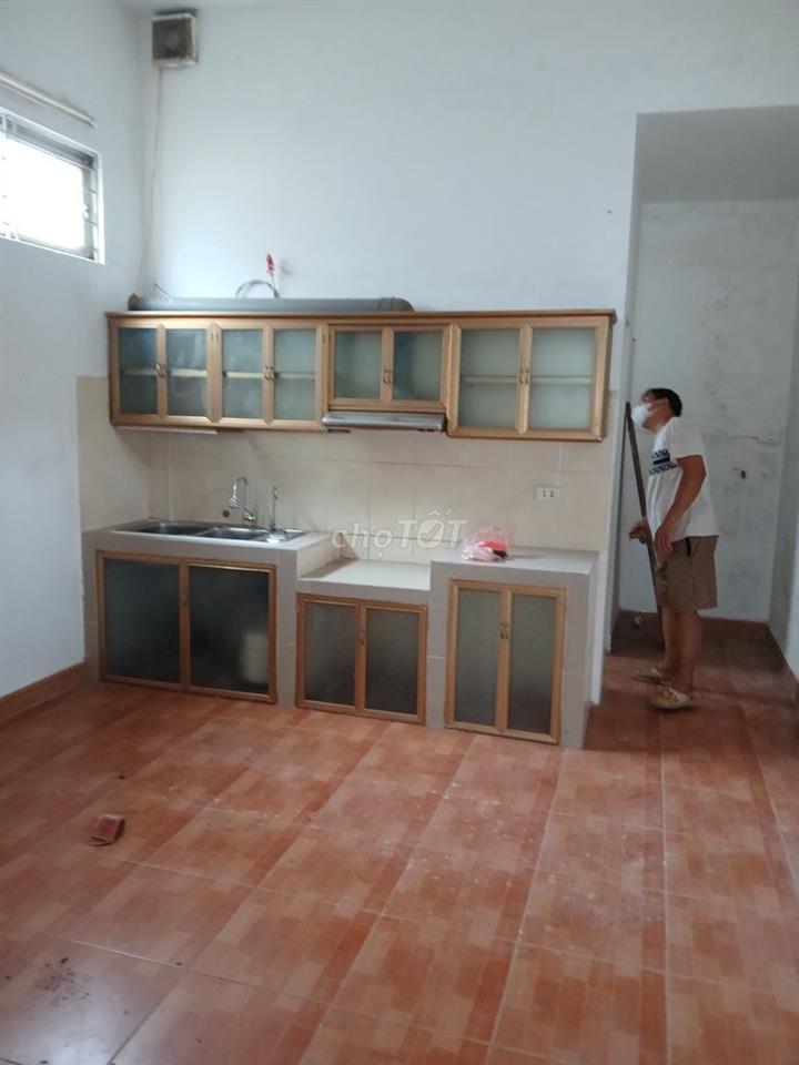 Cho Thuê Nhà 60m2, 2 phòng ngủ, 1 vệ sinh, có sân để xe 