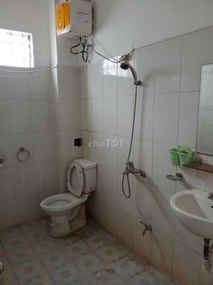 Cho Thuê Nhà 60m2, 2 phòng ngủ, 1 vệ sinh, có sân để xe 
