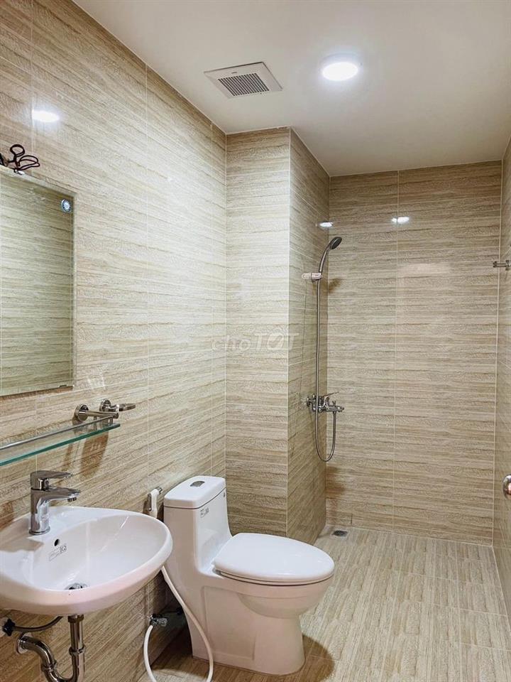 Cho thuê căn hộ 2 phòng ngủ view sông thoáng mát 