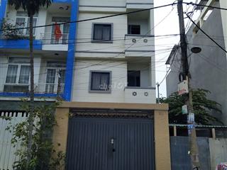 Phòng đẹp thoáng mát có cửa sổ, máy lạnh Daikin P7, Q8