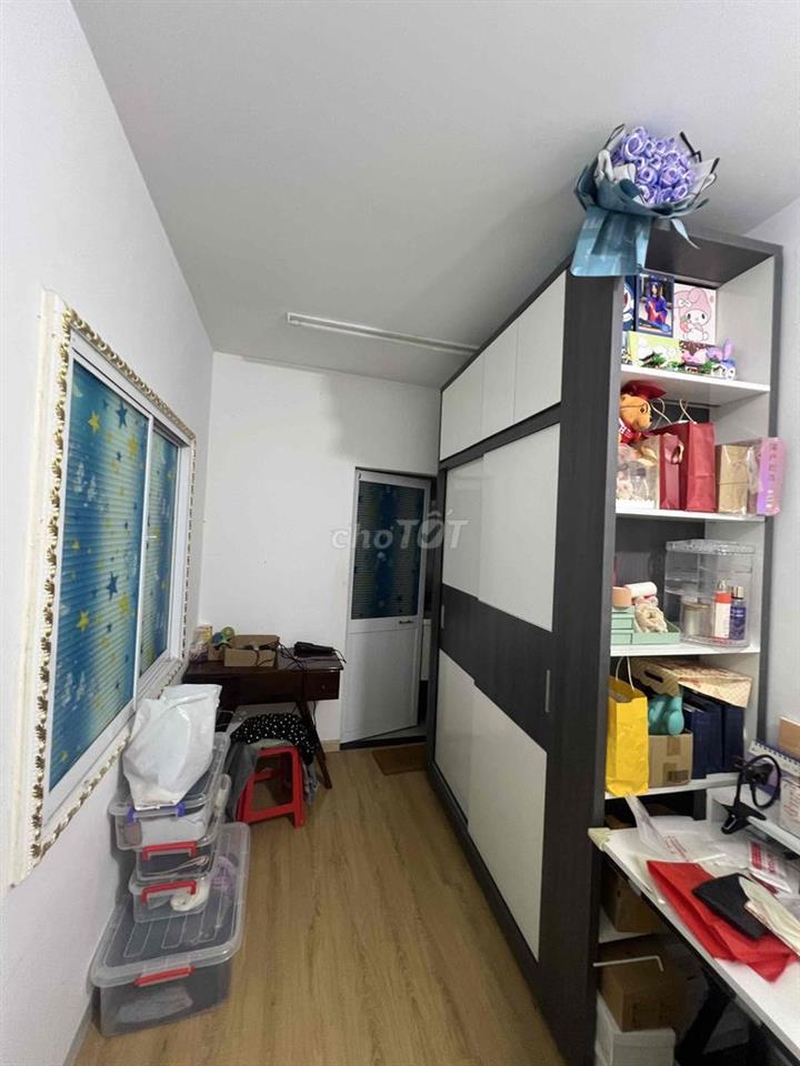 Cần bán nhà chính chủ, nhà còn mới, vào ở liền.
