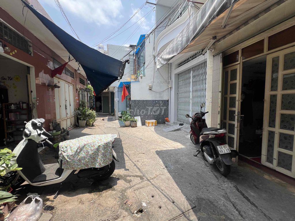 Cần bán nhà chính chủ, nhà còn mới, vào ở liền.
