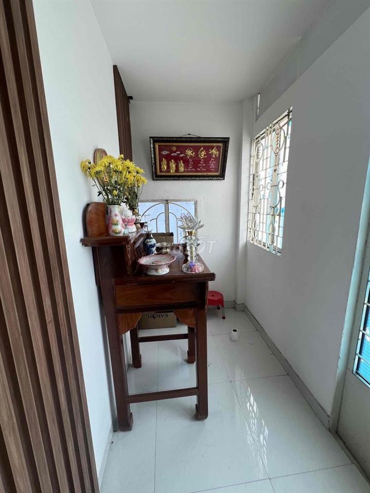 Cần bán nhà chính chủ, nhà còn mới, vào ở liền.
