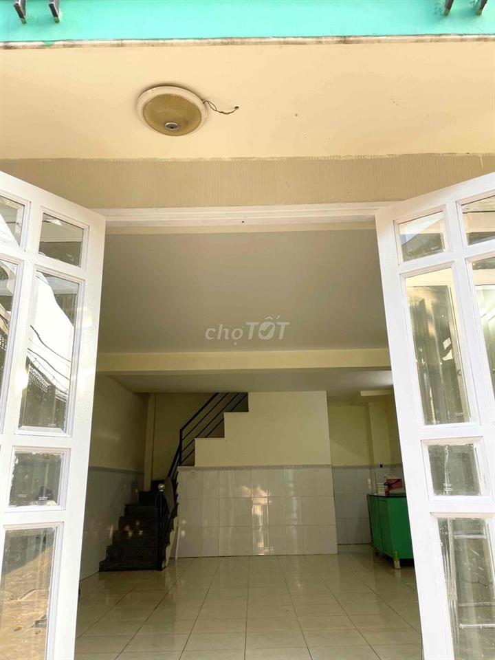 nhà trống dọn vào ỏ trong ngày