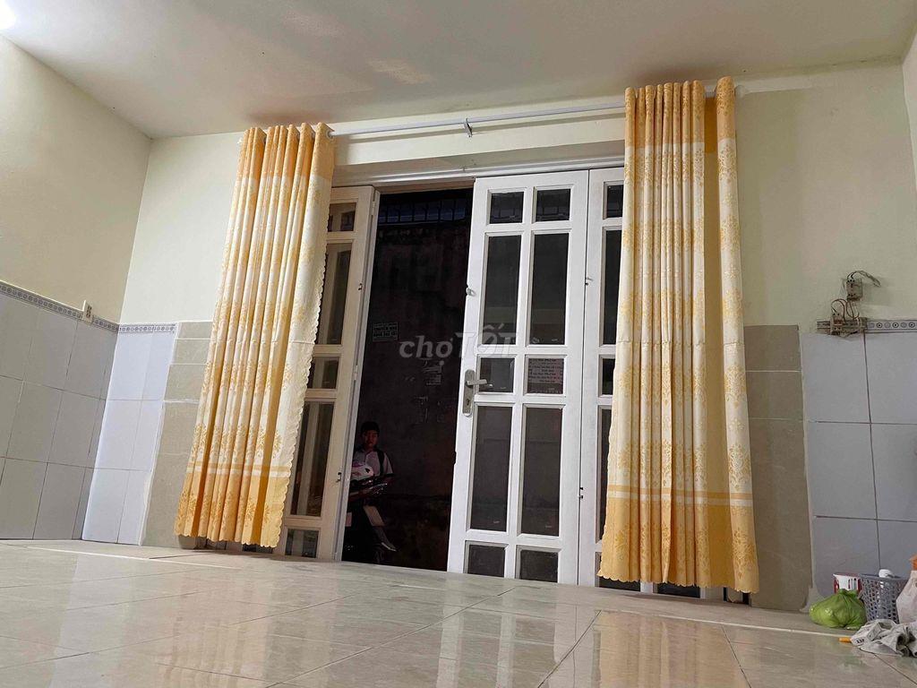 nhà trống dọn vào ỏ trong ngày