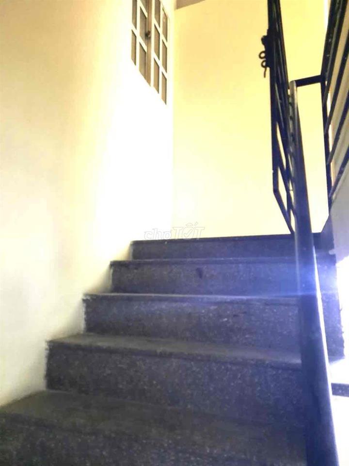 nhà trống dọn vào ỏ trong ngày