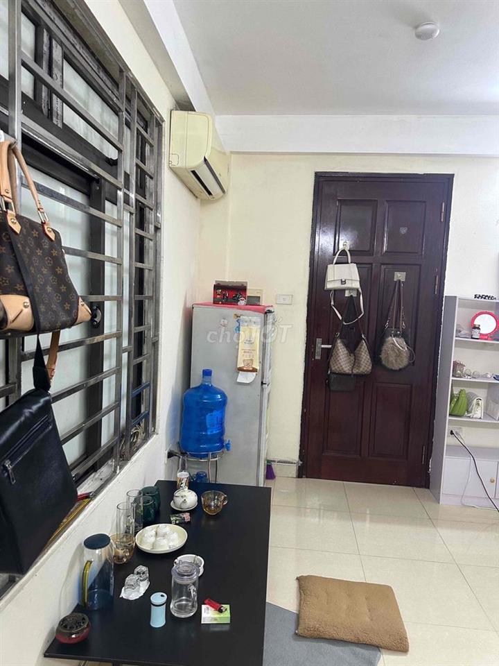 Đi công tác đột xuất nhượng lại phòng