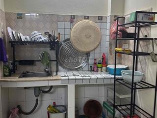Đi công tác đột xuất nhượng lại phòng