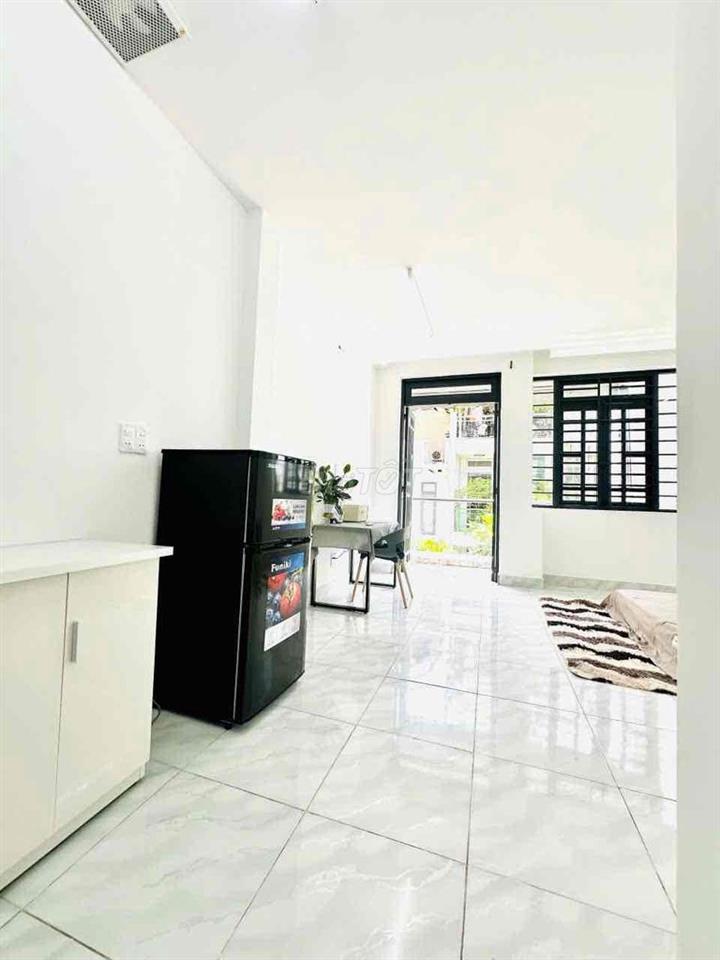 phòng bancol diện tích lớn gần cv làng hoa
