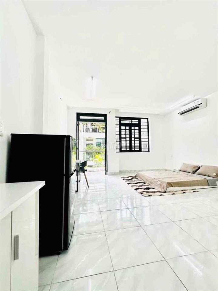 phòng bancol diện tích lớn gần cv làng hoa