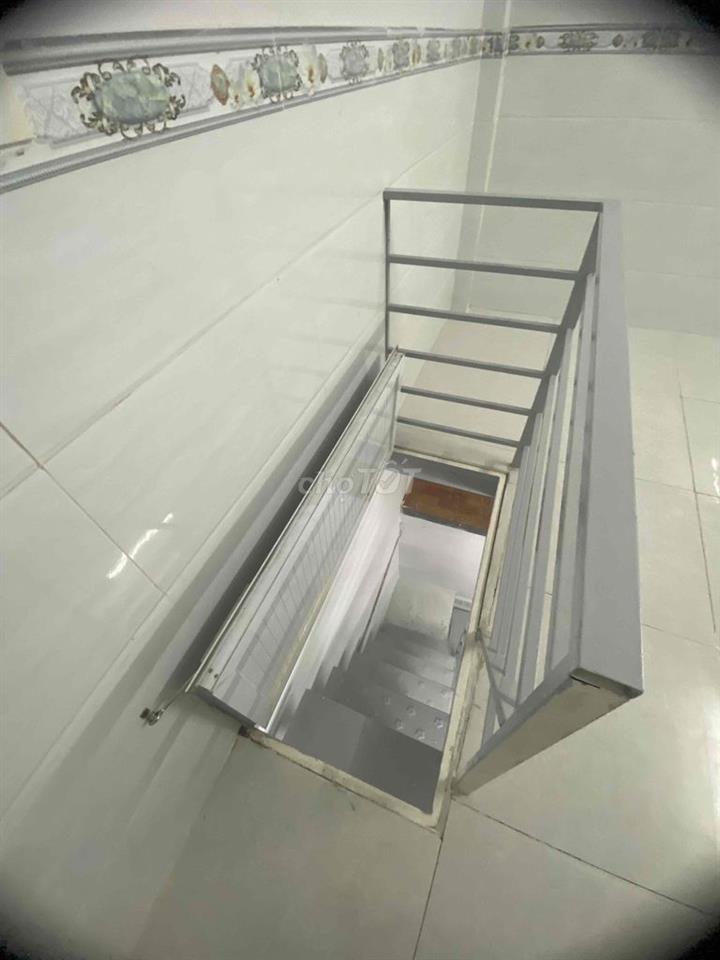 Nhà cho thuê lâu dài hẽm 88 Nguyễn khoái P2 Quận 4