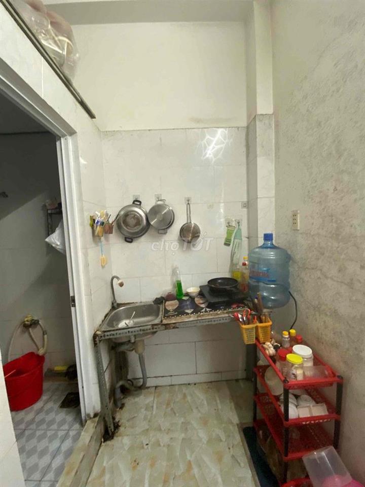 CHO NỮ SV THUÊ PHÒNG - HẺM ĐỐI DIỆN TRƯỜNG HUIT