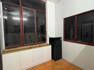 Cho thuê phòng cửa sổ thoáng mát, FREE giữ xe, máy giặt chung