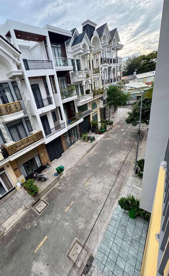 🚨 CHỦ BÁN GẤP – GIẢM 200 TRIỆU – NHÀ 3 TẦNG LÊ VĂN KHƯƠNG