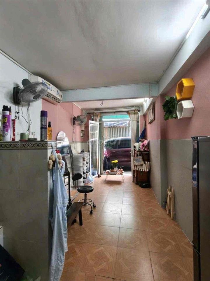 NHÀ ĐẸP, MỚI, khu trung tâm CƯ XÁ ĐÔ THÀNH, 20m2+ TRỆT+ LẦU, 5 Triệu