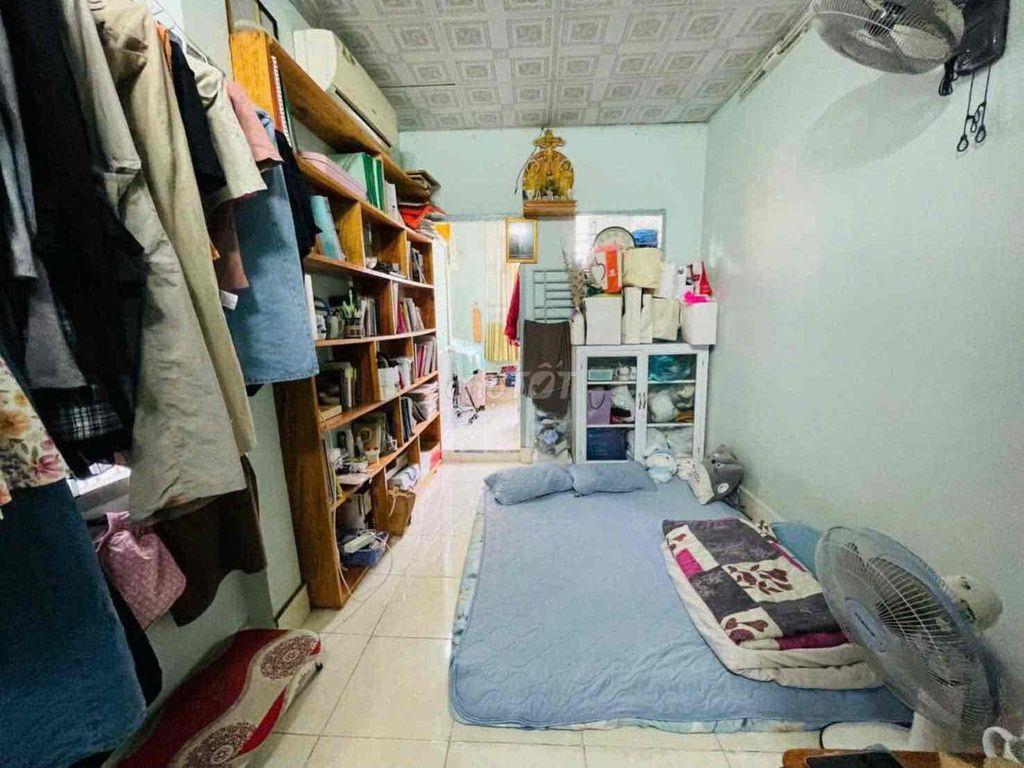 NHÀ ĐẸP, MỚI, khu trung tâm CƯ XÁ ĐÔ THÀNH, 20m2+ TRỆT+ LẦU, 5 Triệu