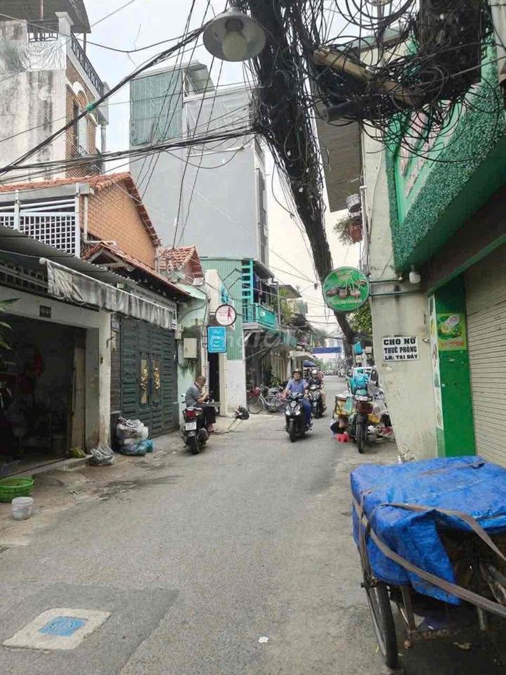 NHÀ ĐẸP, MỚI, khu trung tâm CƯ XÁ ĐÔ THÀNH, 20m2+ TRỆT+ LẦU, 5 Triệu