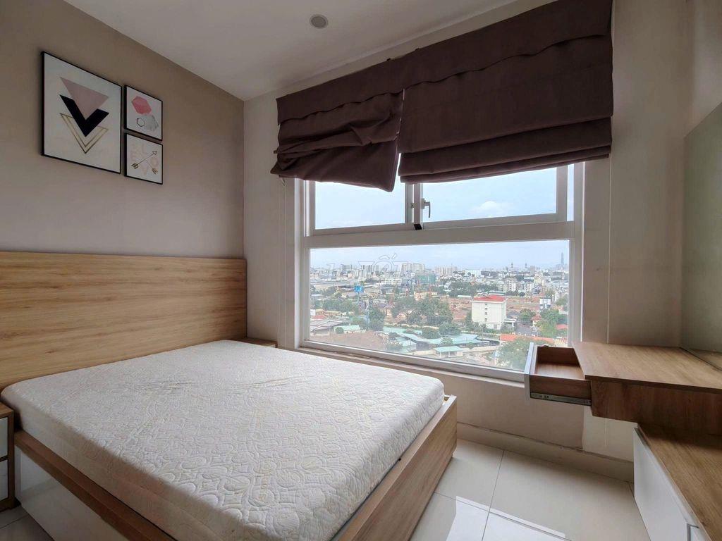 Central Plaza- Full NT, nhà mới, 2PN, Giá 14 triêu/th, 73m2 trống sẵn