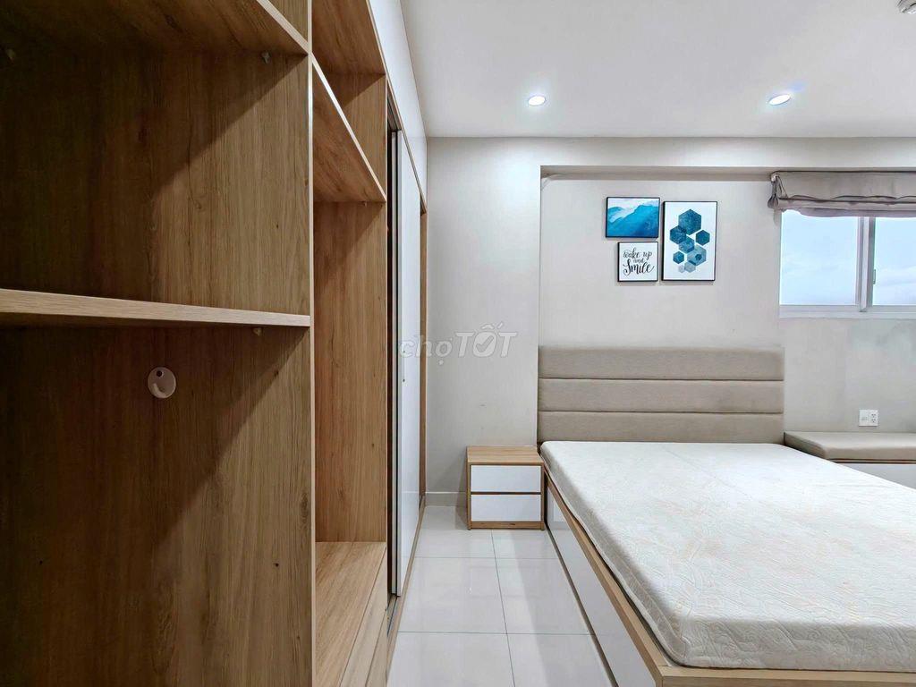 Central Plaza- Full NT, nhà mới, 2PN, Giá 14 triêu/th, 73m2 trống sẵn