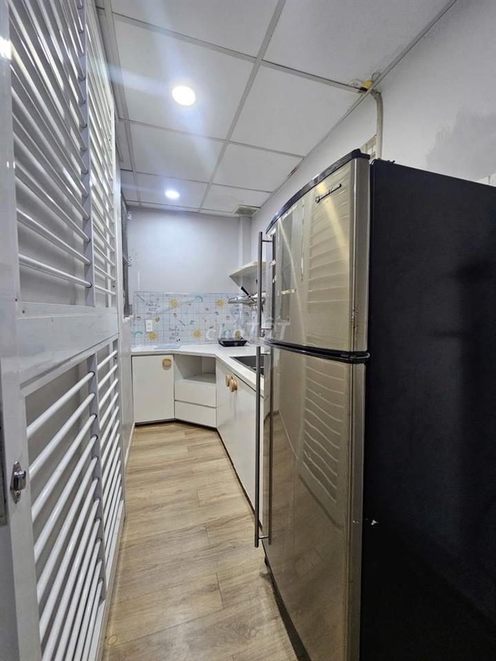 Chính chủ cho thuê phòng thoáng mát, full đồ, xách vali vào ở ngay