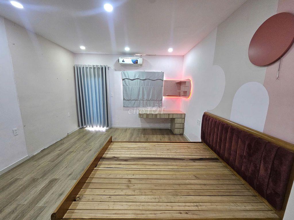 Chính chủ cho thuê phòng thoáng mát, full đồ, xách vali vào ở ngay