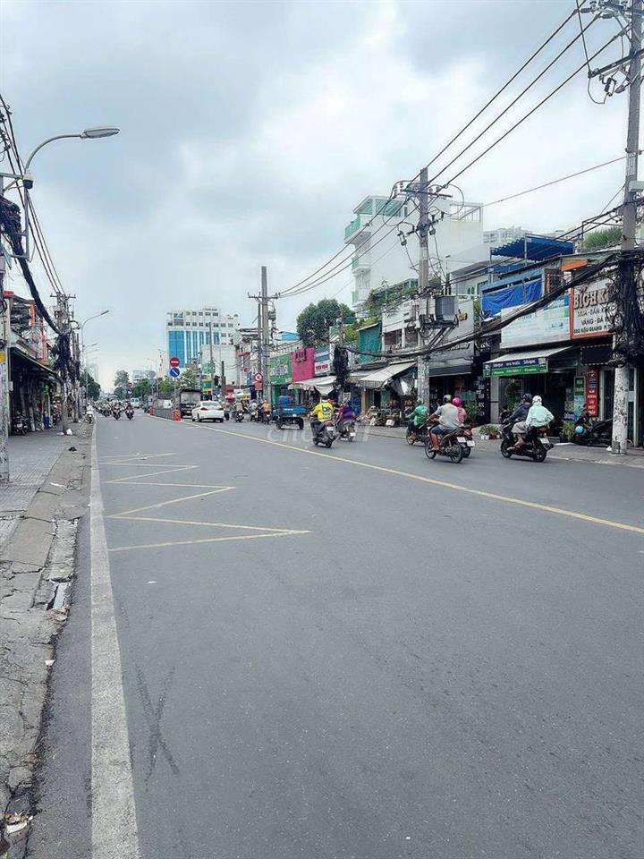 Cho thuê nhà mặt tiền Phạm Văn Chí Q6