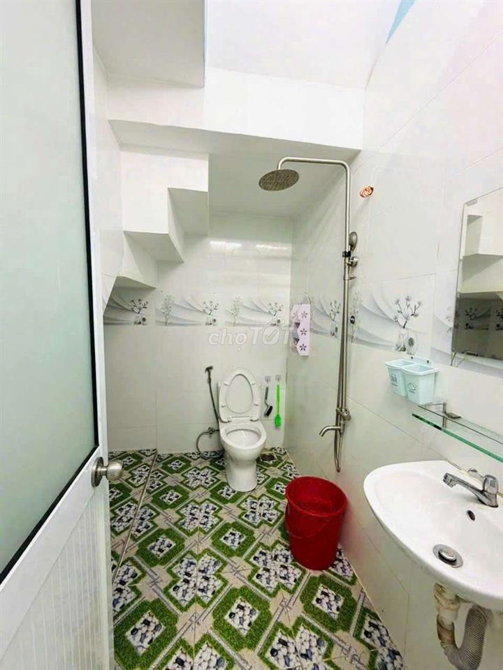 Cho thuê nhà hẻm ba gác Phạm Văn Chí Q6