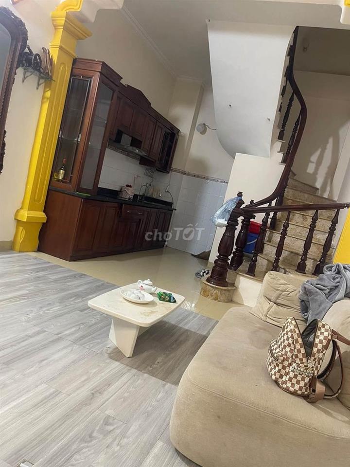 Cho thuê nhà 5 tầng 3PN phố Nghĩa Dũng, Ba Đình