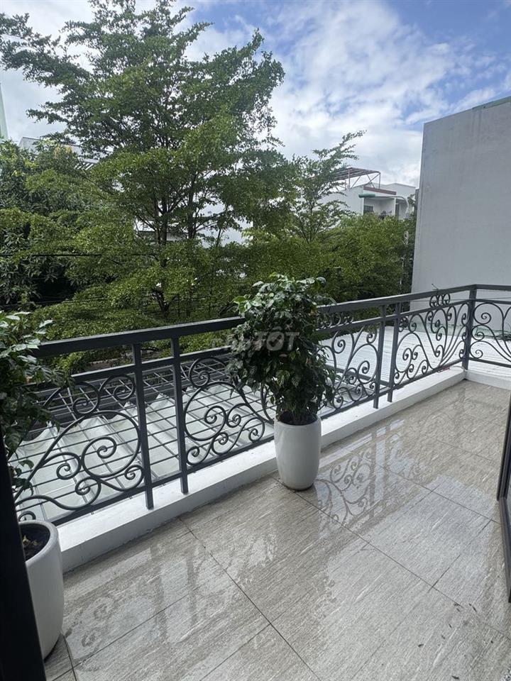 Nhượng lại hđ còn 2 tháng, ở lâu dài thì gia hạn tiếp