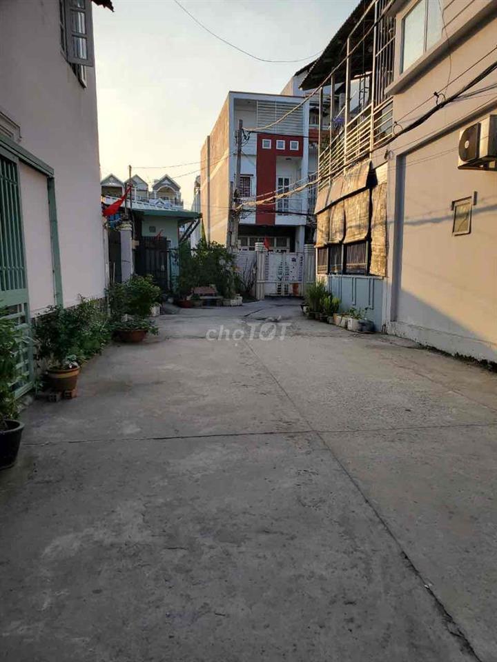 cho thuê nhà trọ sân vườn ngay chợ phú xuân