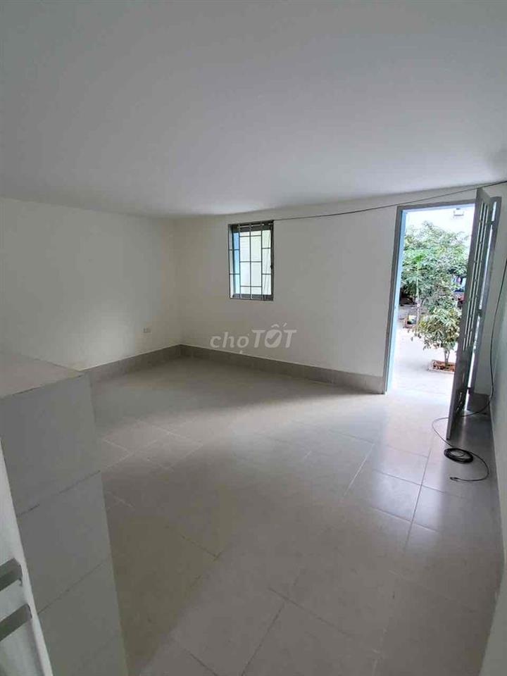 cho thuê nhà trọ sân vườn ngay chợ phú xuân
