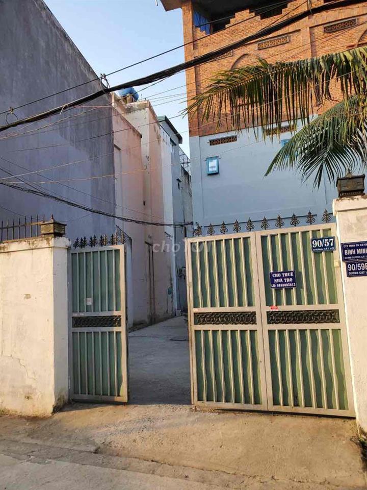 cho thuê nhà trọ sân vườn ngay chợ phú xuân
