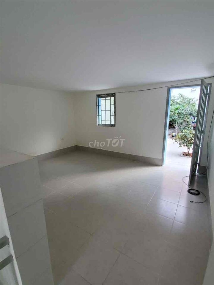 cho thuê nhà trọ sân vườn ngay chợ phú xuân