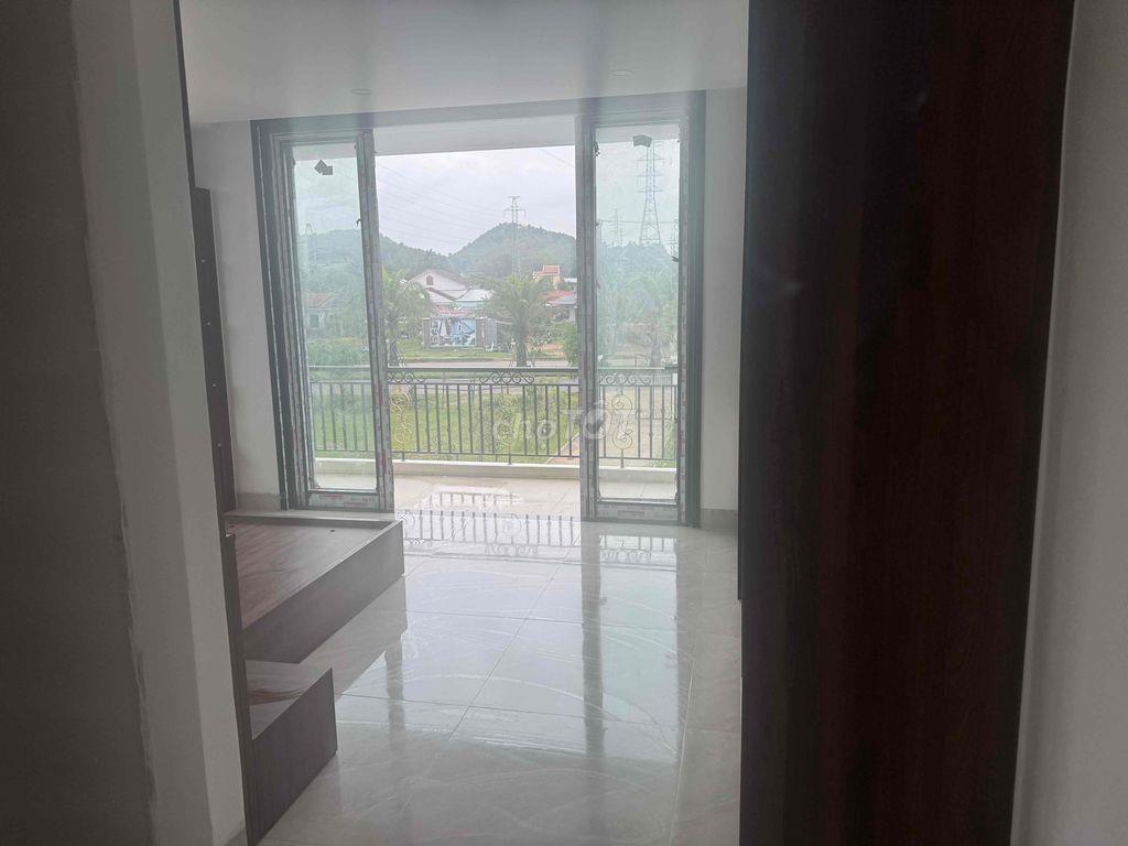 1 căn cao cấp